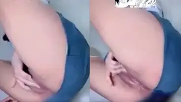 Bokep live Cewek Manis Colok Pakai Mainan