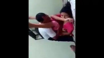 Pembokat Memek Basah Nggak Tahan Digoyang Kontol Gede